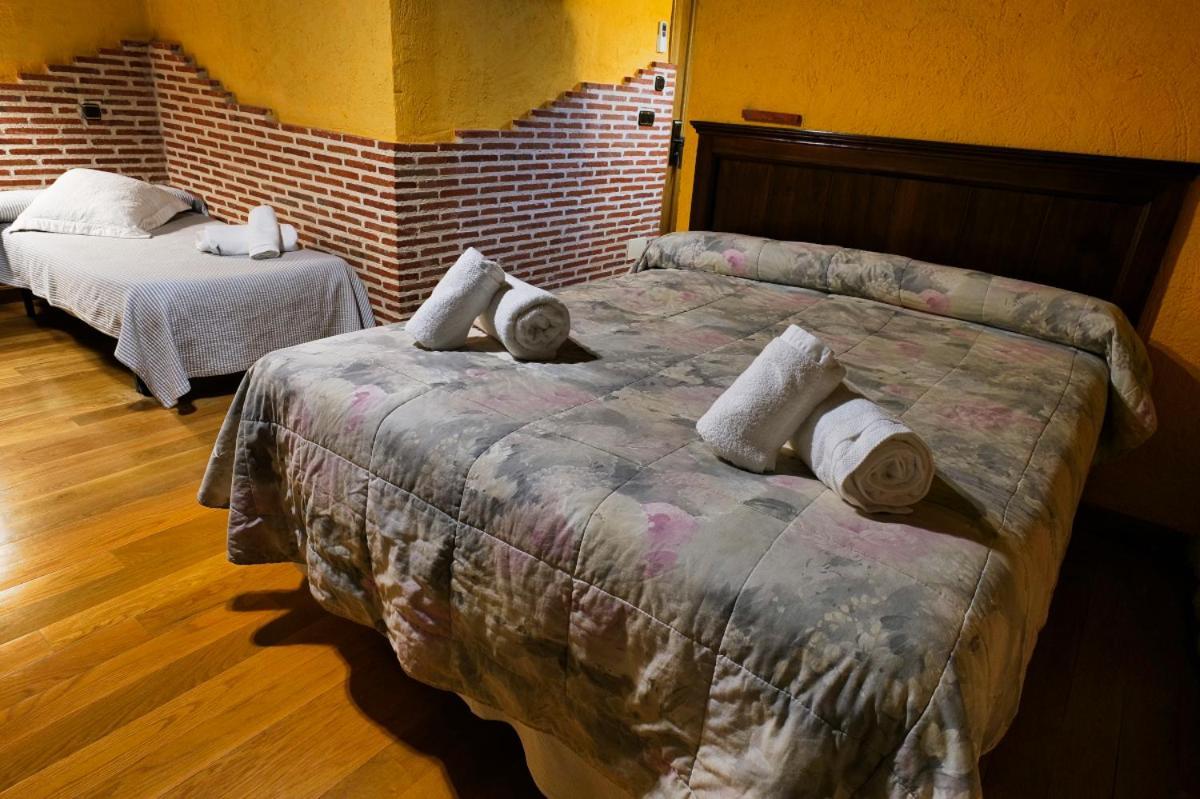 La Sinagoga Pensionat Penaranda de Duero Exteriör bild