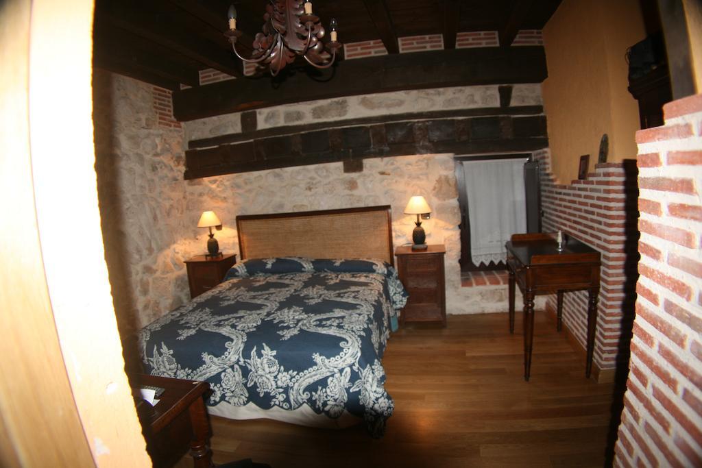 La Sinagoga Pensionat Penaranda de Duero Rum bild